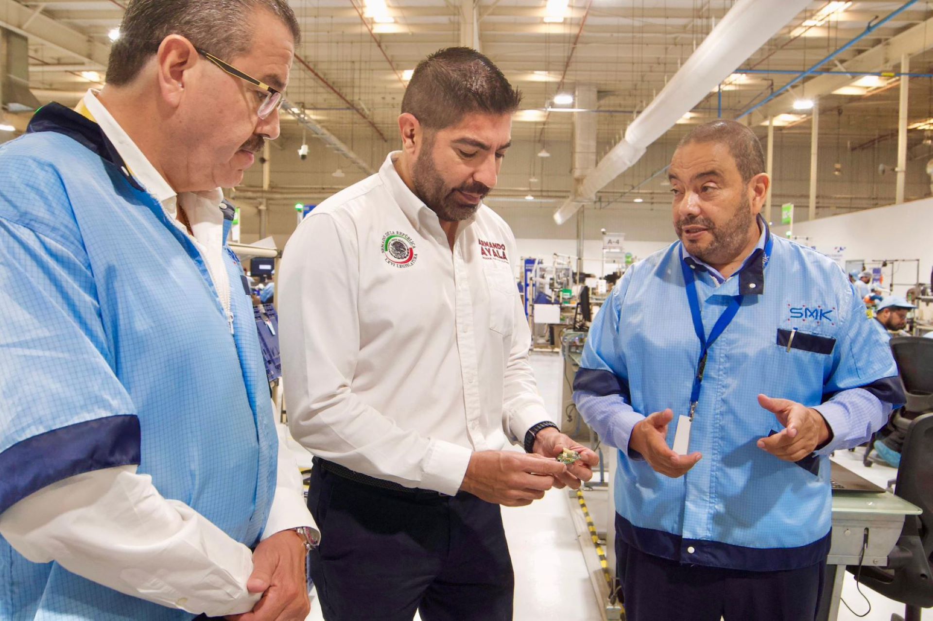 Reconoce Armando Ayala a SMK Electrónica como ejemplo de innovación y desarrollo económico en BC