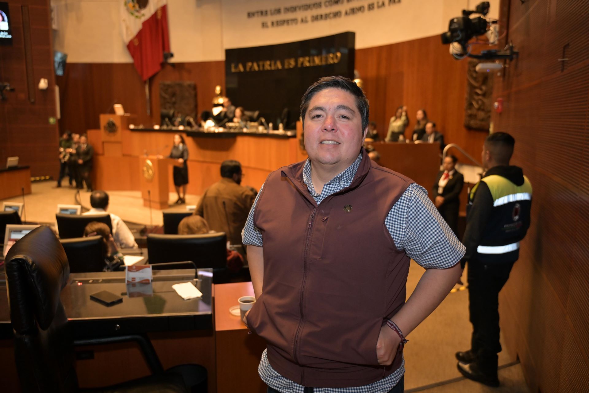 Llama Armando Samaniego a Arregui y Honold a cuidar a los trabajadores de Autolite por posible fuga de la empresa