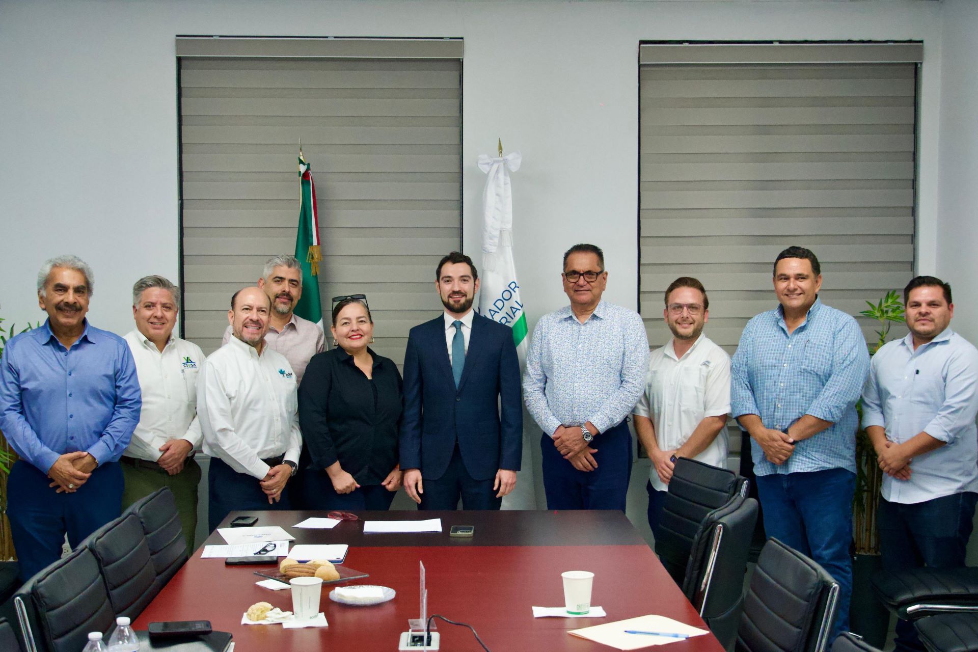 Dialoga Jaime Cantón con empresarios del CCE