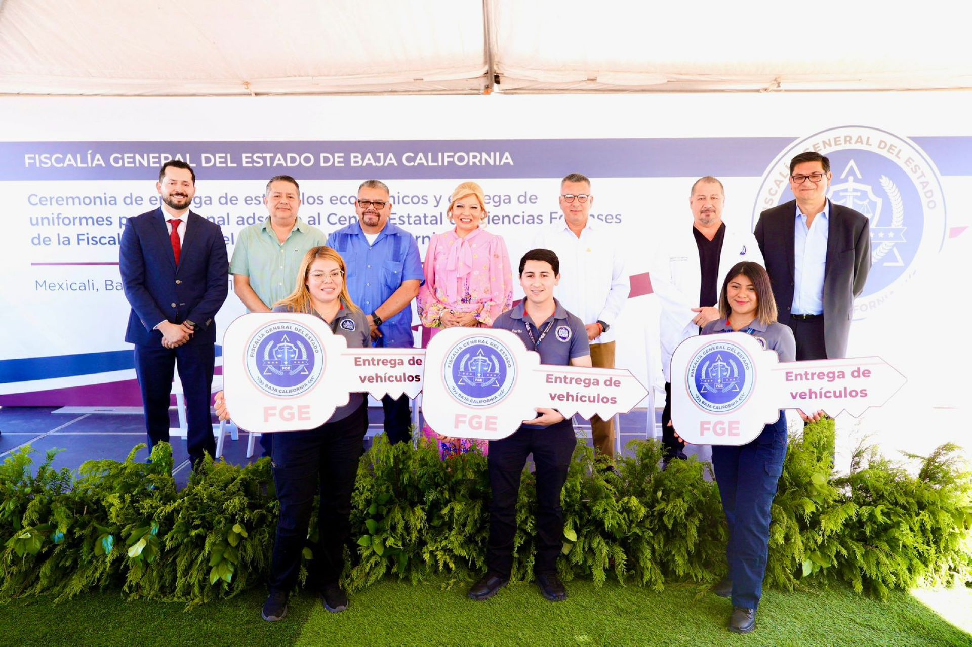 Preside Fiscal General entrega de estímulos económicos a personal del Instituto Estatal de Ciencias Forenses