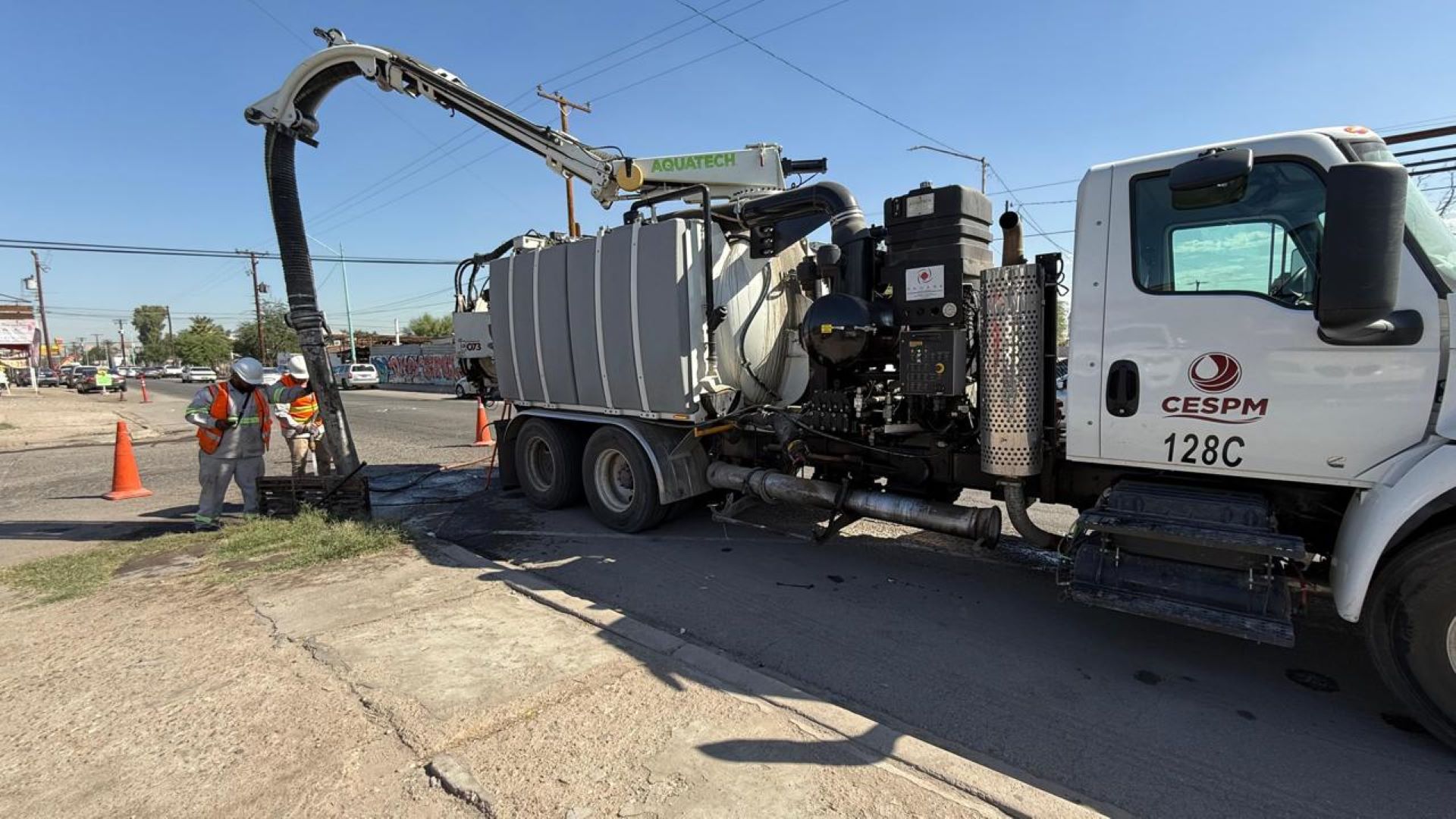 CESPM refuerza jornada de desazolve y mantenimiento pluvial en distintas colonias de Mexicali
