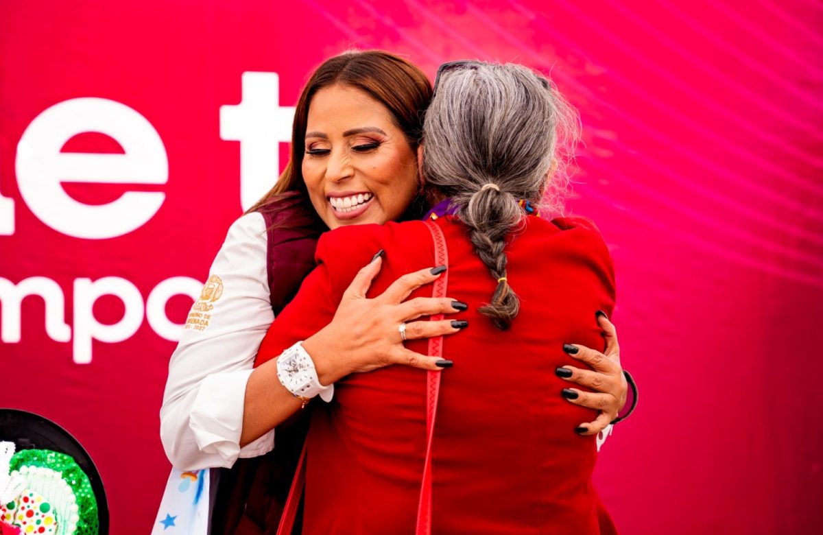 Atiende alcaldesa Claudia Agatón a residentes del sector sur en jornada del Gabinete en Campo
