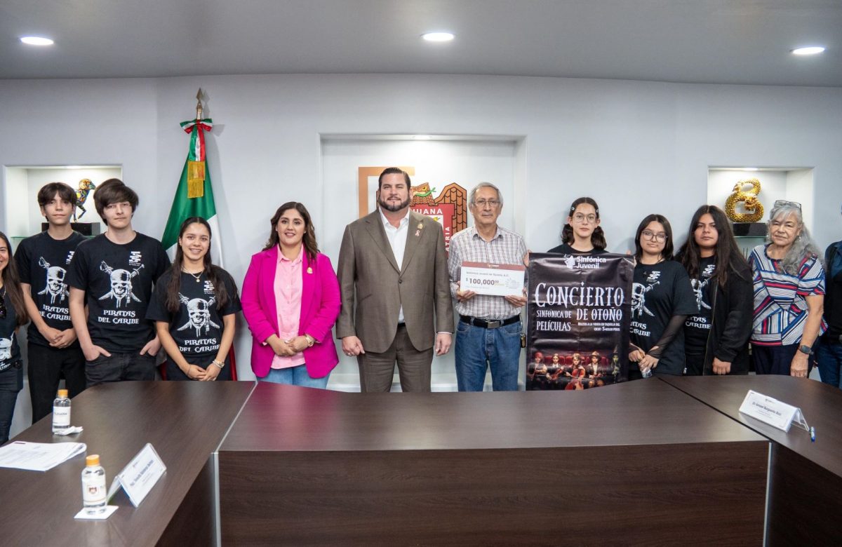 Entrega presidente municipal Ismael Burgueño apoyos a Asociaciones Civiles
