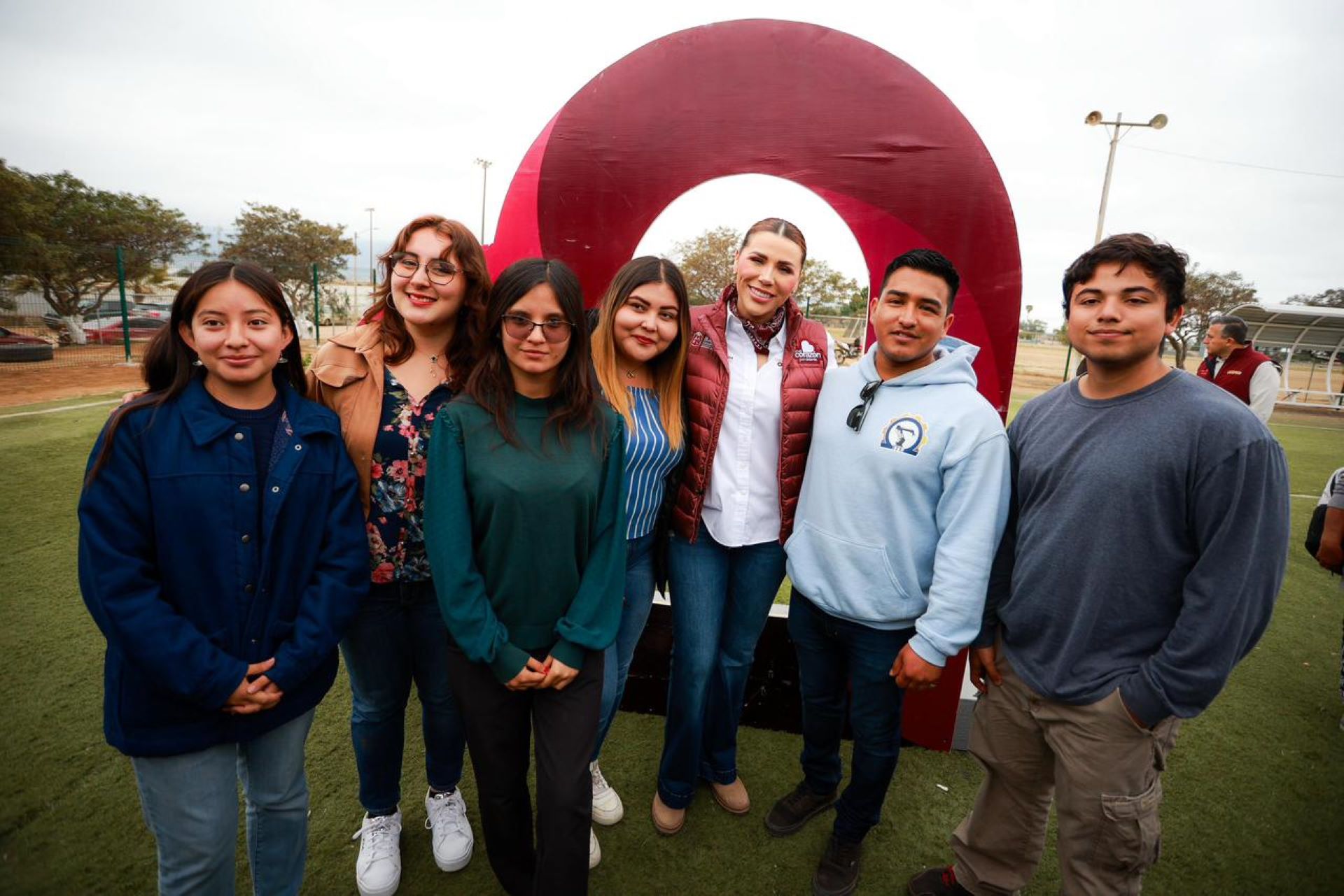 Convoca gobernadora Marina del Pilar a participar en el Premio Estatal a la Juventud 2025