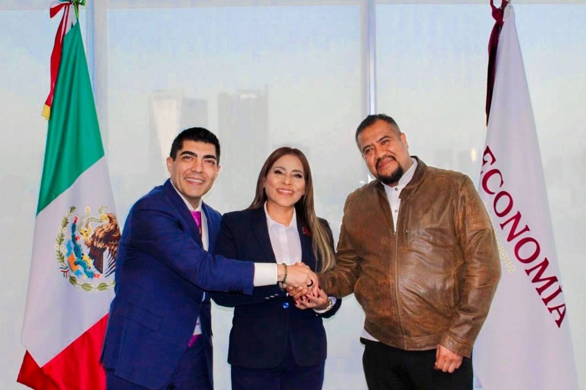 Fortalece Claudia Agatón relaciones con el Gobierno de México
