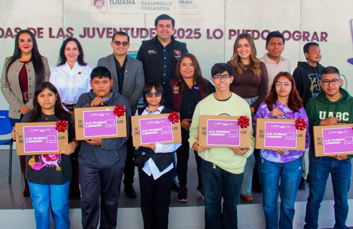 Entrega Gobierno Municipal 200 computadoras a estudiantes a través del programa ‘Lo Puedo Lograr’