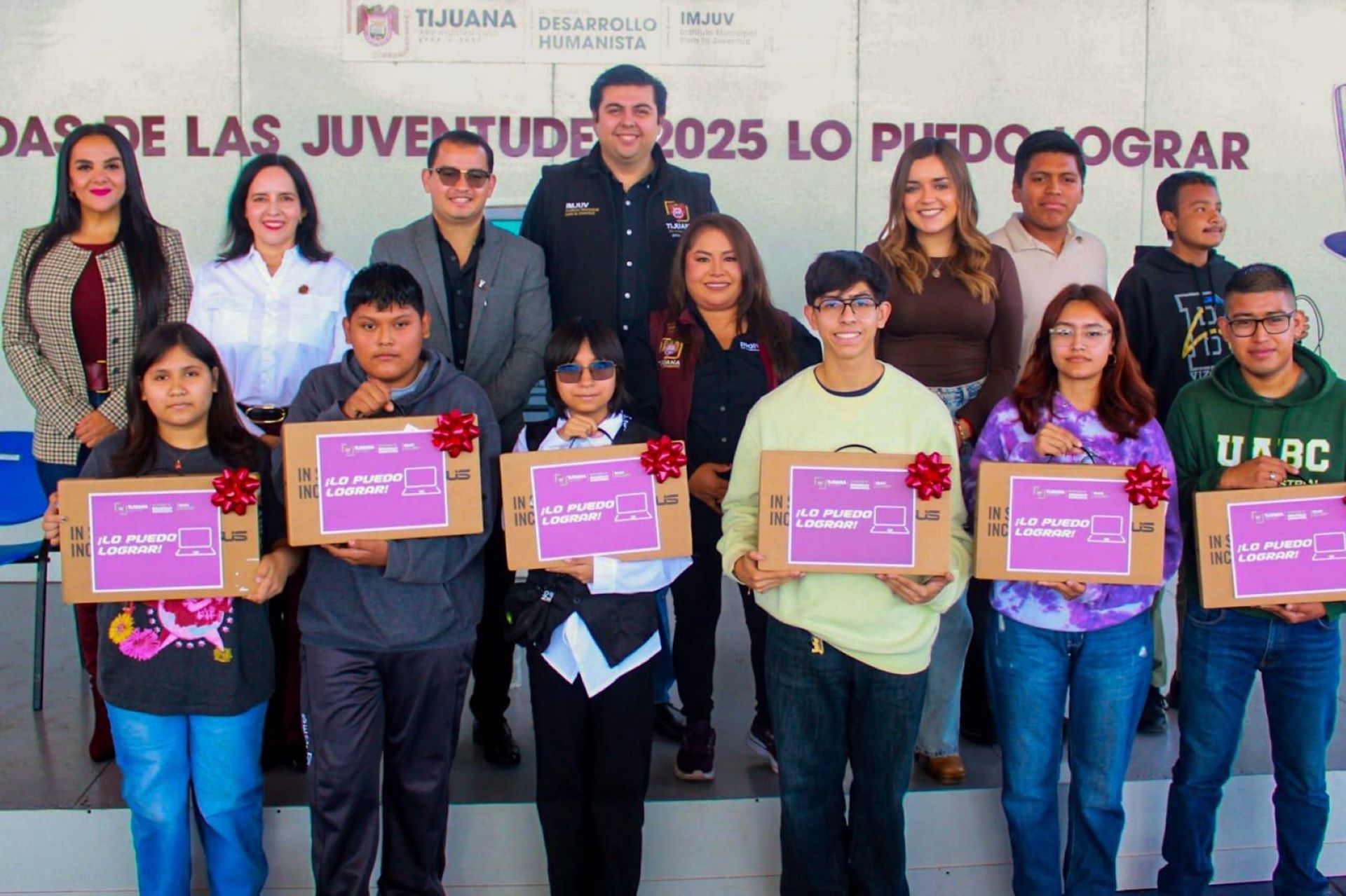 Entrega Gobierno Municipal 200 computadoras a estudiantes a través del programa ‘Lo Puedo Lograr’