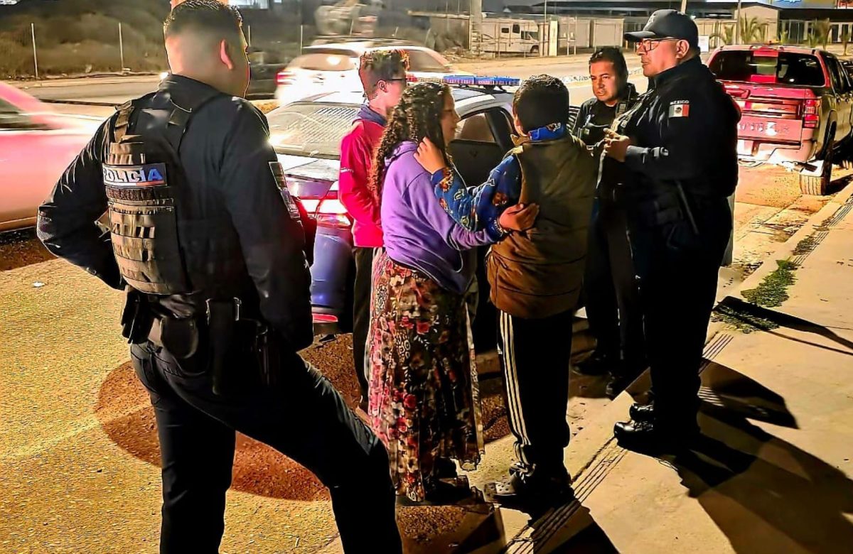 Localizan Policías Municipales a menor con autismo extraviado en Villas del Rey