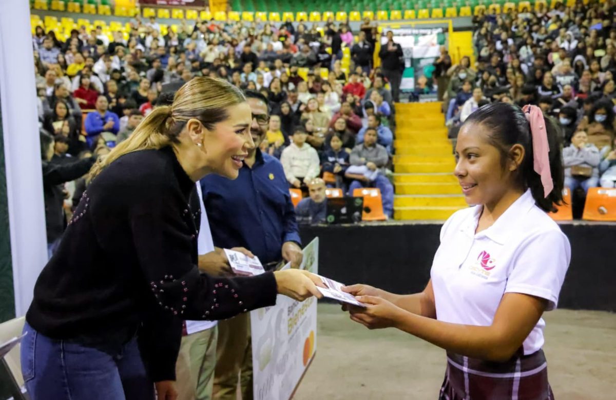 Beca Benito Juárez fortalece permanencia escolar de las juventudes en baja california: gobernadora Marina del Pilar