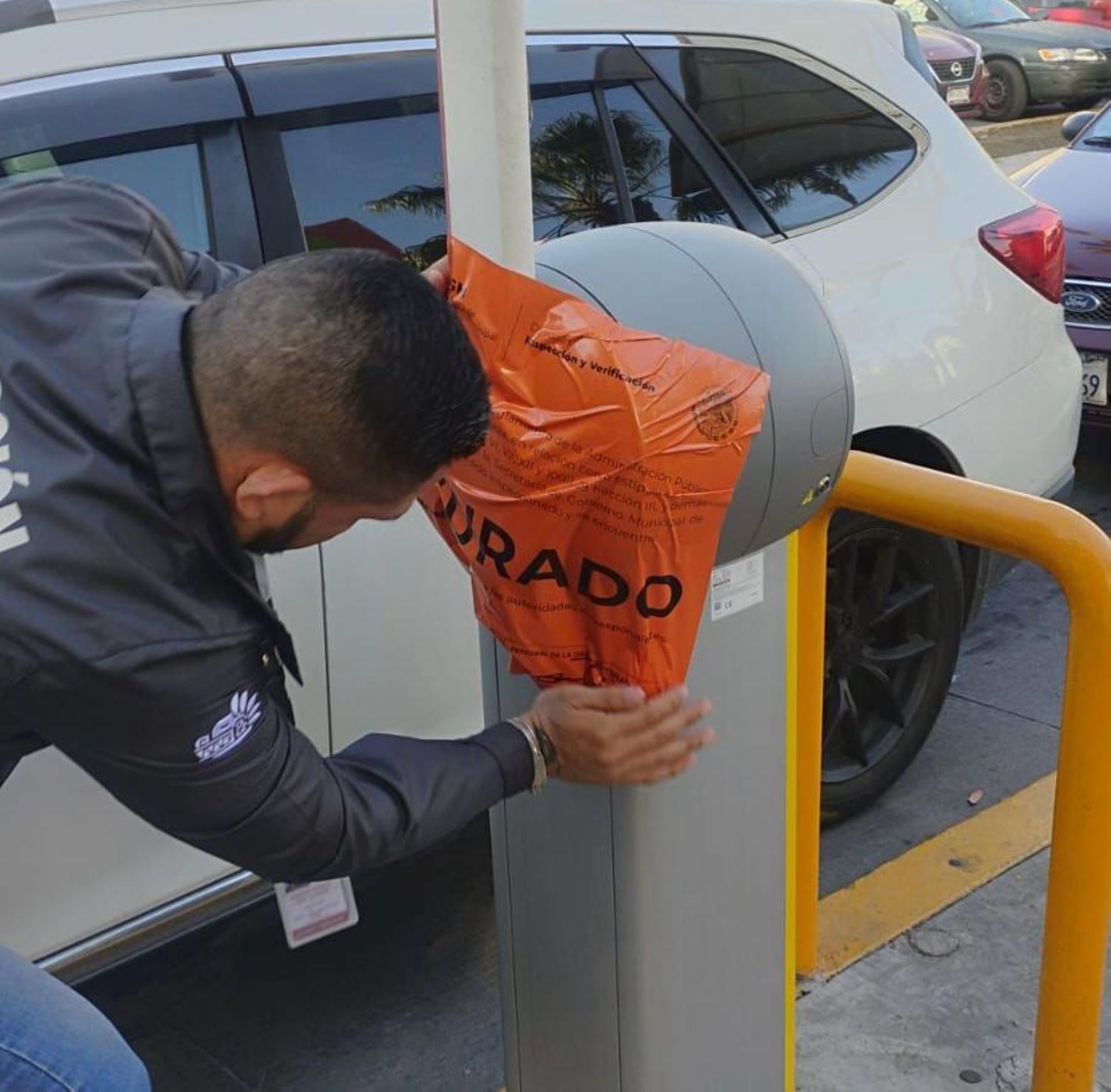 Clausura Gobierno Municipal de Tijuana estacionamientos de Plaza Río y Macro Plaza por irregularidades