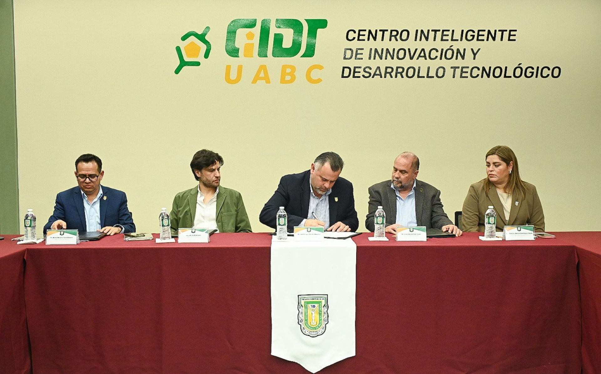 UABC y NanoPulse fortalecen la formación de talento en semiconductores
