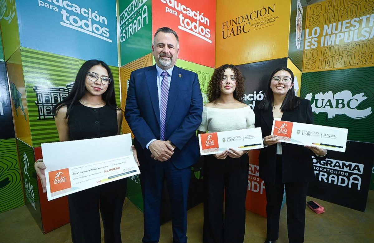 Compromiso con la educación: UABC y Fundación UABC entregan 124 apoyos estudiantiles
