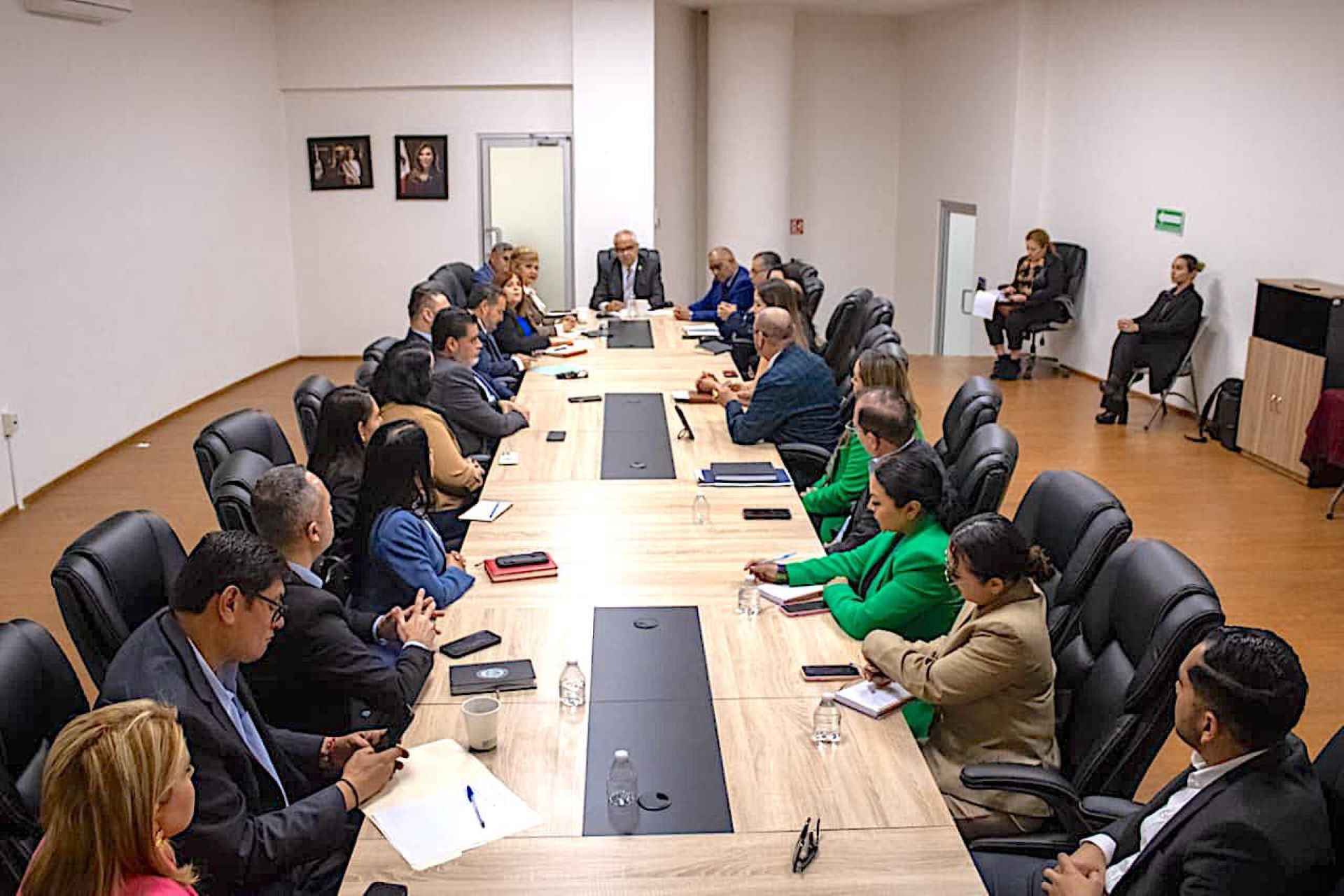 Fortalece Gobierno de BC acercamiento con gremio de abogados