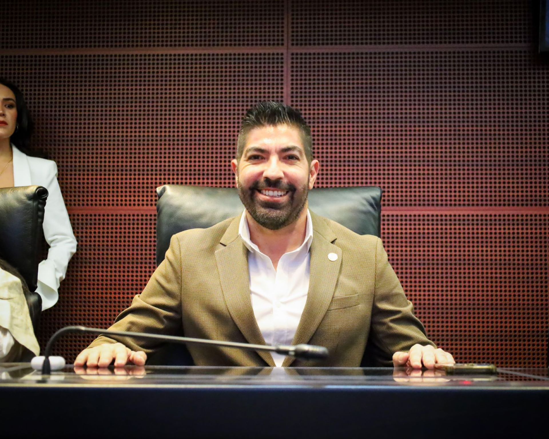 Reconoce Armando Ayala ajustes salariales y presupuestales en la SCJN