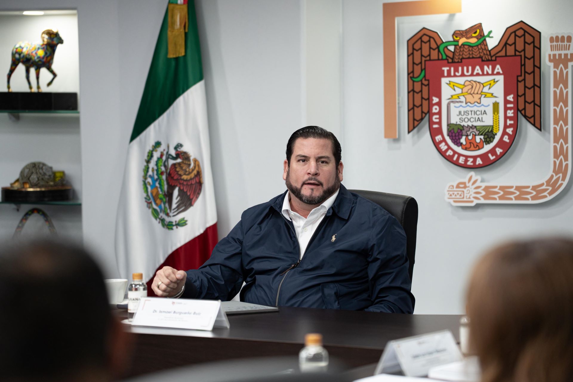 Se reúne Ismael Burgueño con secretaria de Turismo de BC y representantes de organismos empresariales para fortalecer la seguridad turística