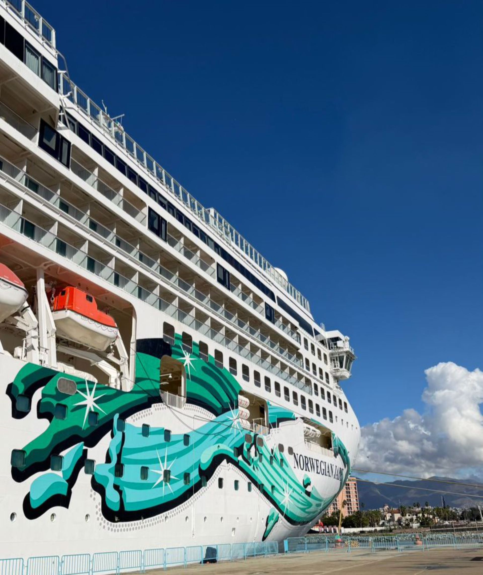 Destaca alcaldesa Claudia Agatón llegada del crucero Norwegian Jade a Ensenada