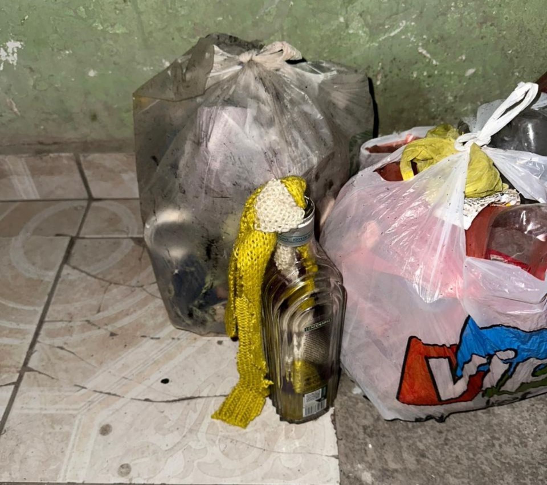 Catean casa en la colonia Corregidora; aseguran material para fabricar bombas “molotov” en Mexicali