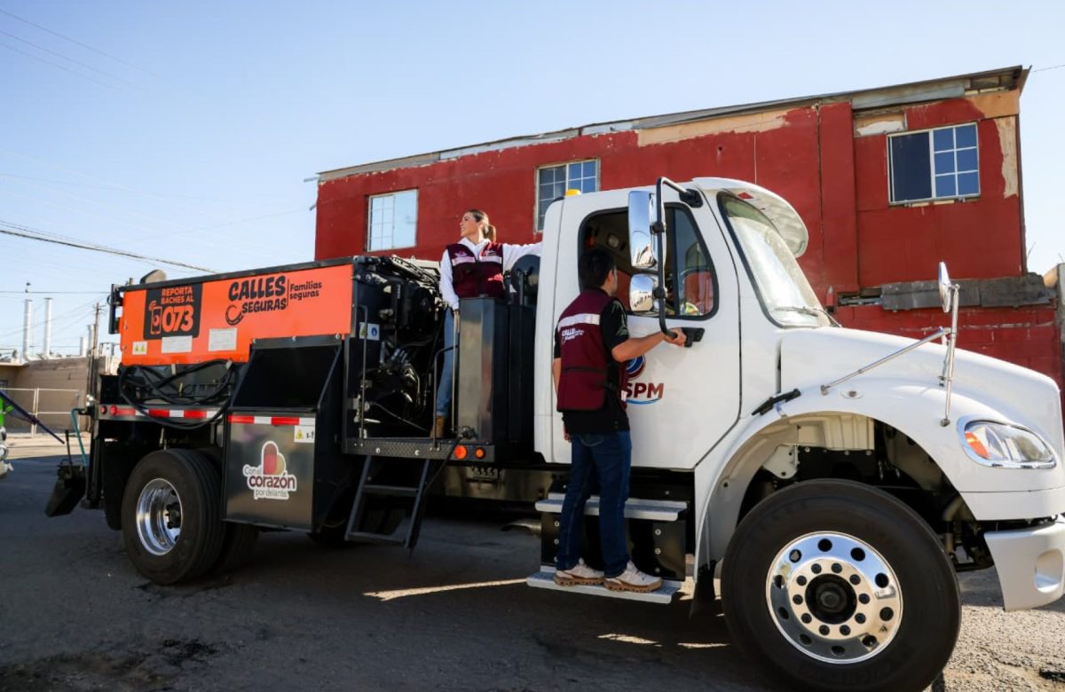 Equipa gobernadora Marina del Pilar programa “Calles Seguras, Familias Seguras” con nueva maquinaria de bacheo