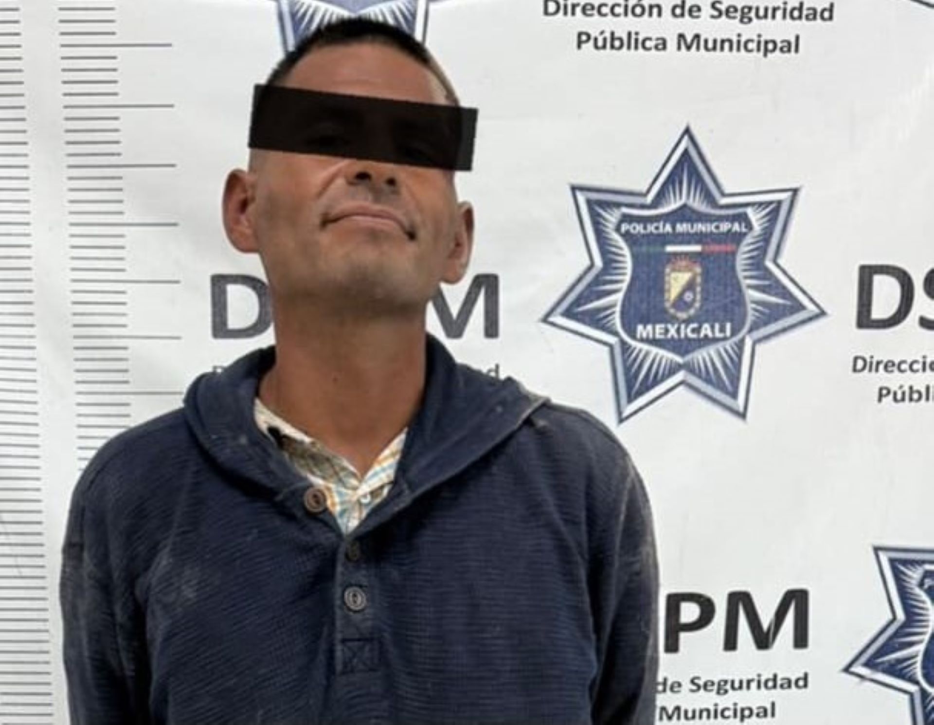 Policía Municipal detiene a varón por presuntamente lesionar a golpes a un adulto de 60 años