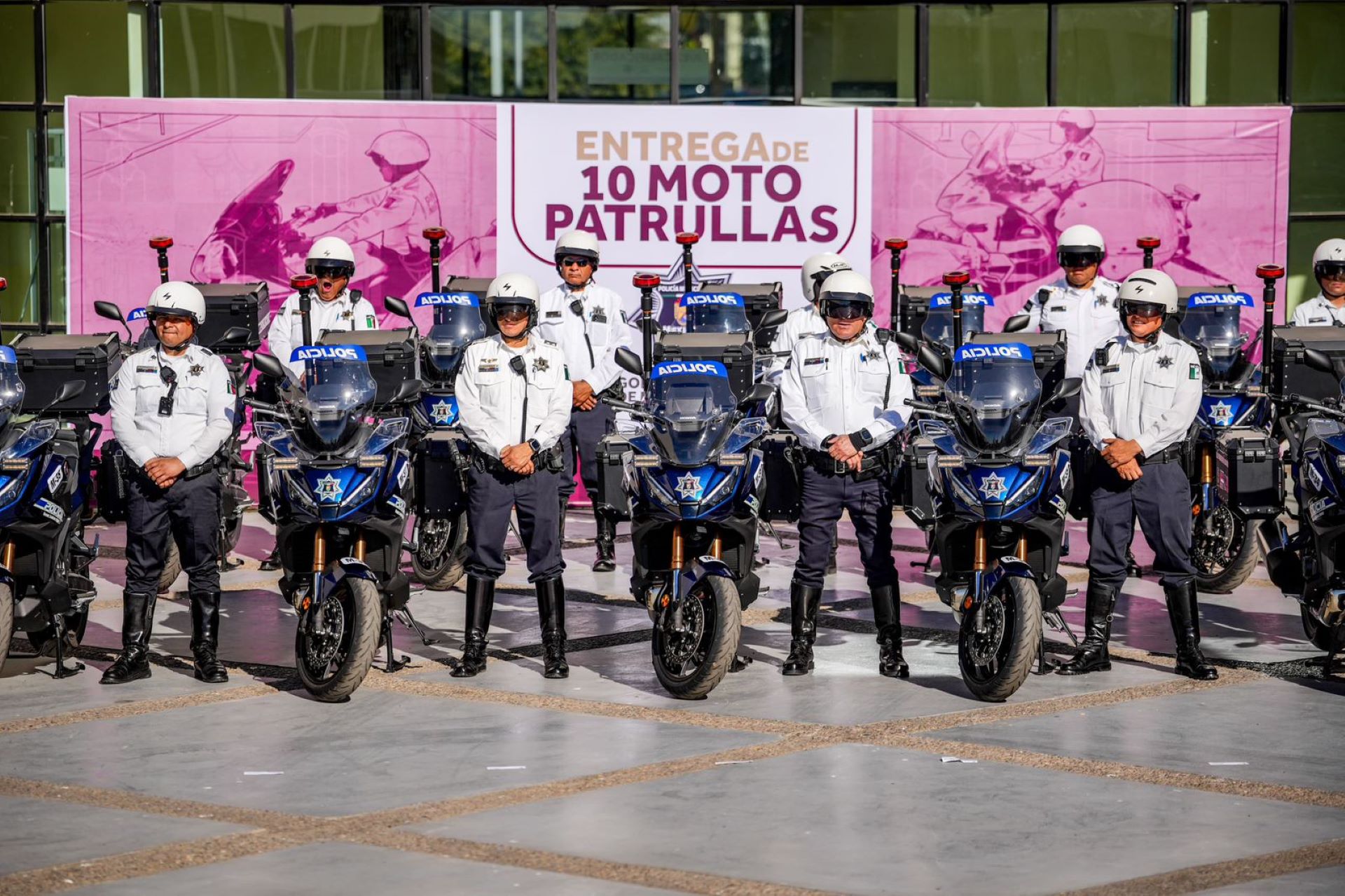 Refuerza Norma Bustamante capacidad operativa de la DSPM con nuevas moto patrullas