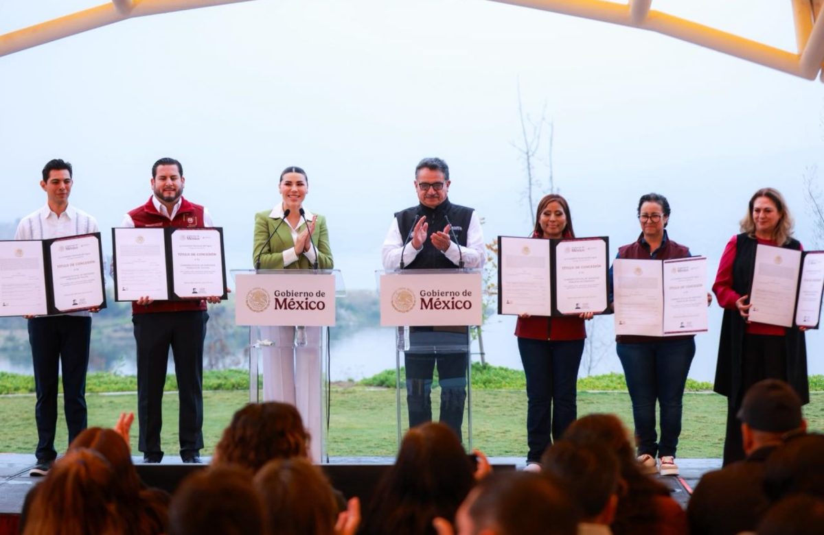 Consolidan gobernadora Marina del Pilar y presidenta Claudia Sheinbaum pardo la justicia hídrica en BC con entrega de títulos de agua a municipios