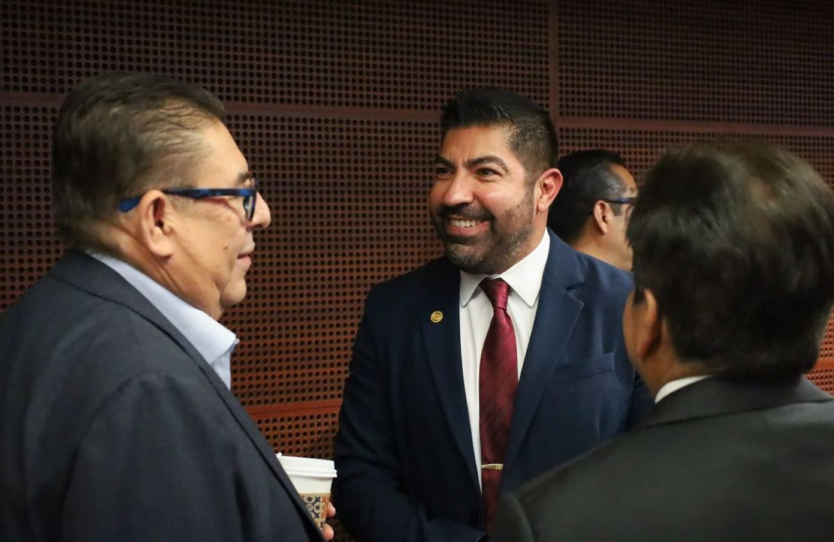 Apoya Armando Ayala reforma para frenar pensiones y jubilaciones millonarias en el sector público