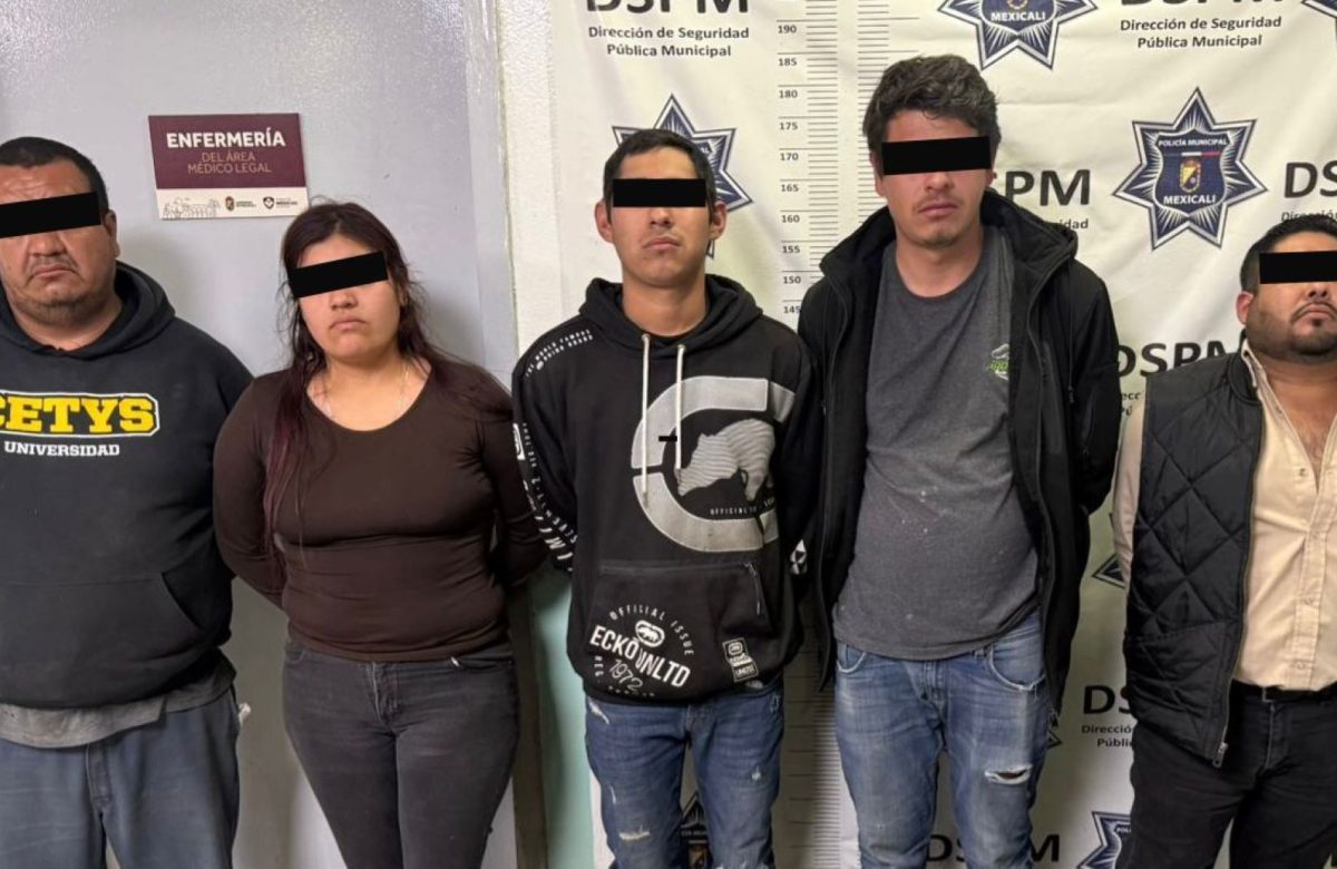 Grupo de Reacción Inmediata de policía municipal detiene a 5 personas tras reporte de disparos en colonia Lomas de Abasolo