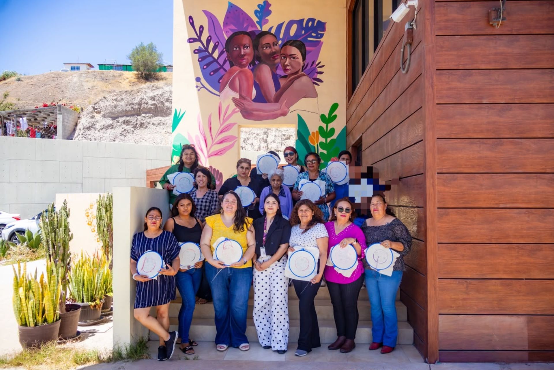 Teje CEJUM redes de empoderamiento con taller de arte textil