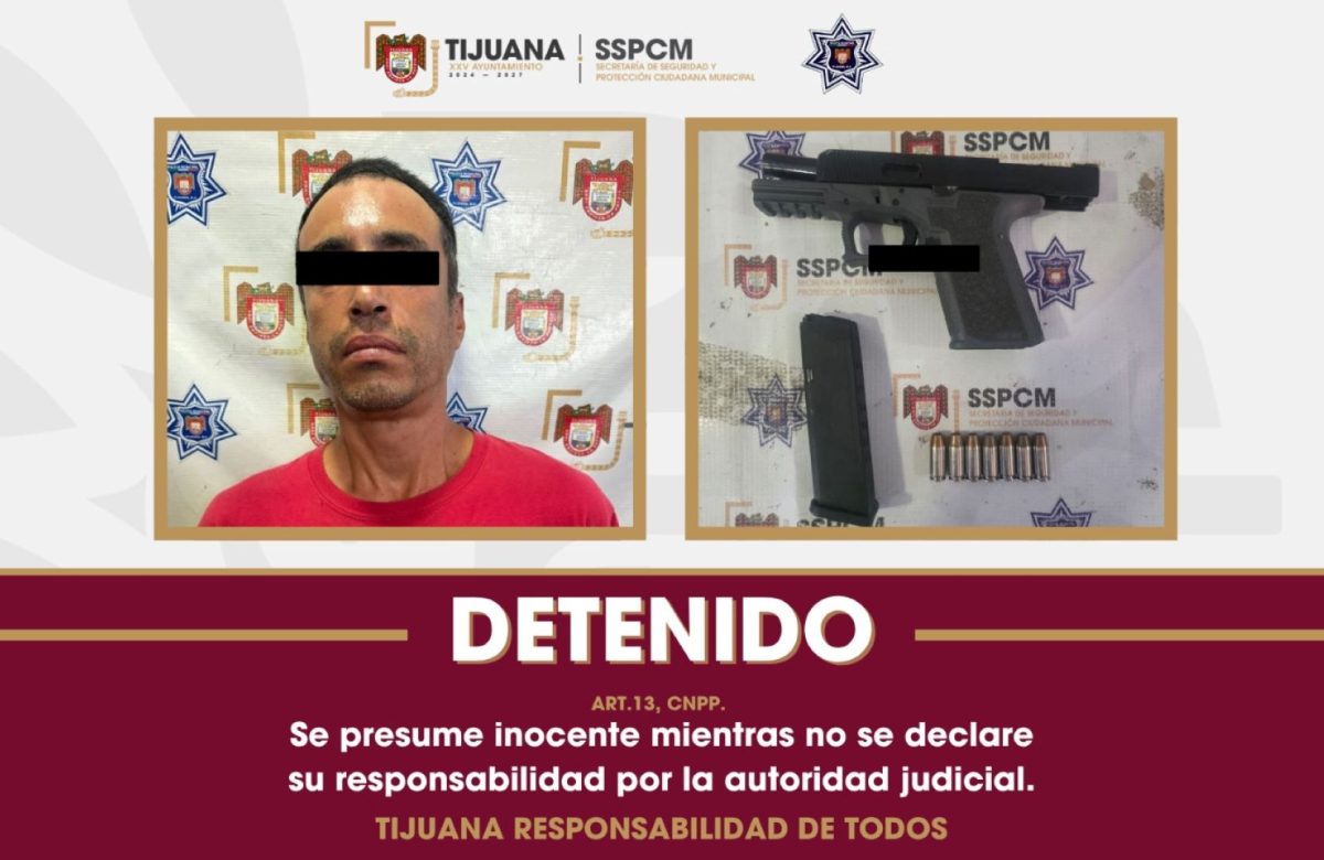 Arrestan agentes municipales a hombre en posesión de un arma de fuego