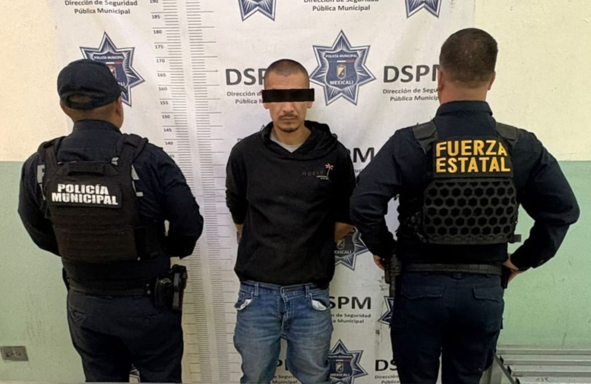 Policía municipal detiene a persona con arma de fuego y droga en colonia Constitución