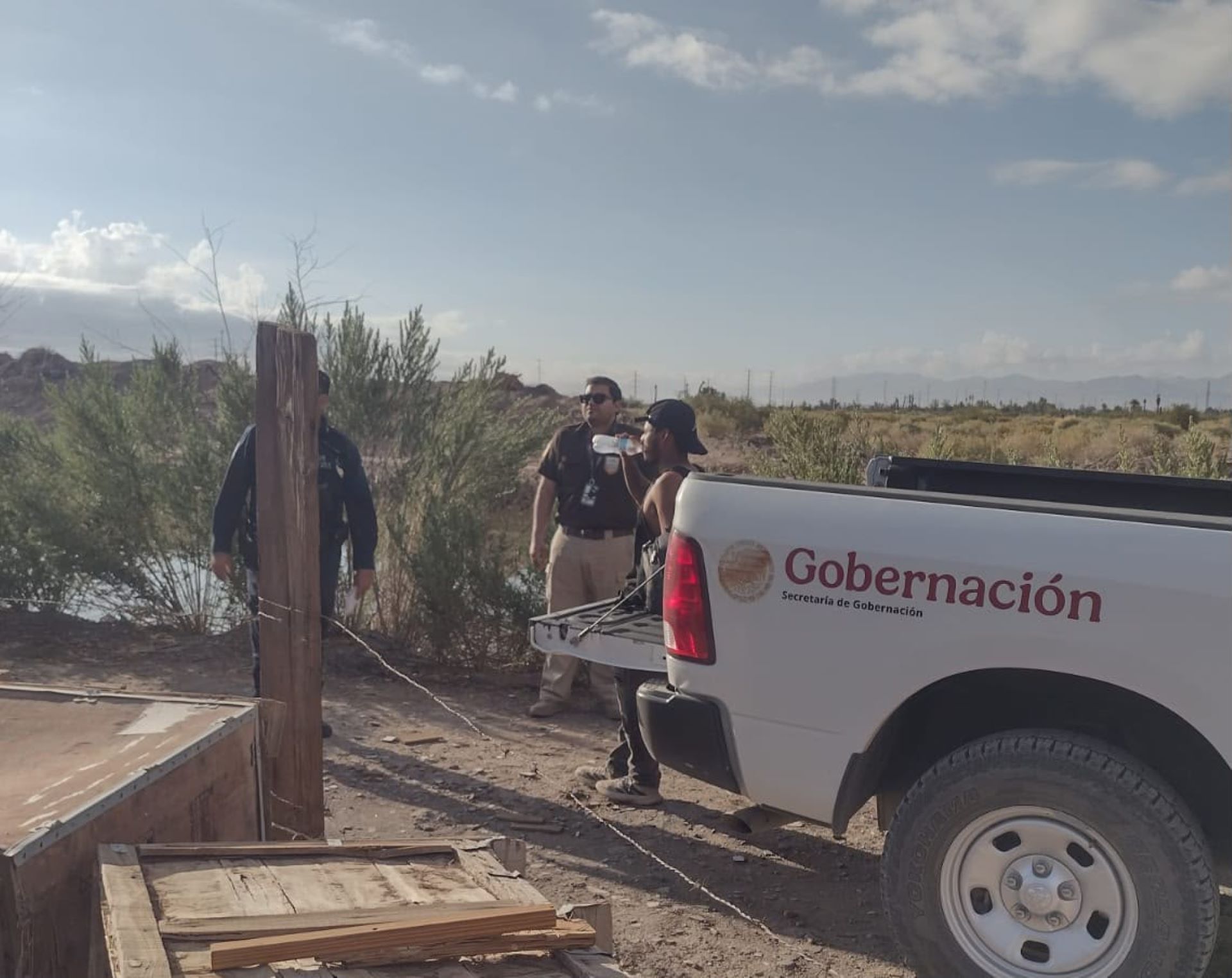DSPM Mexicali, INM y Patrulla Fronteriza auxilian y rescatan a persona en situación de movilidad